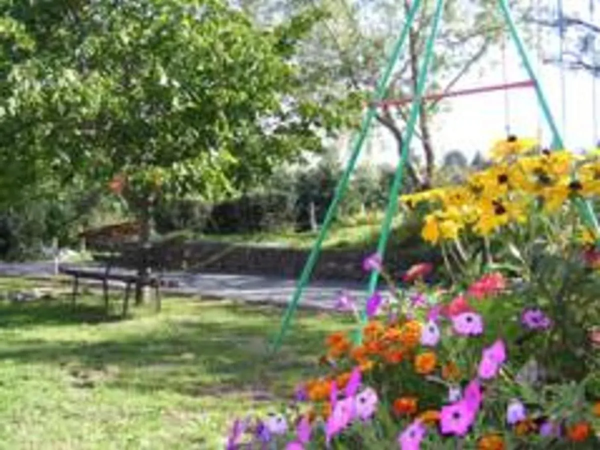 Gite Chaleureux Avec Cheminee, Grande Terrasse, Jeux Pour Enfants Et Promenades A Dos D'Anes - Fr-1-496-283 Saint-Medard-en-Forez