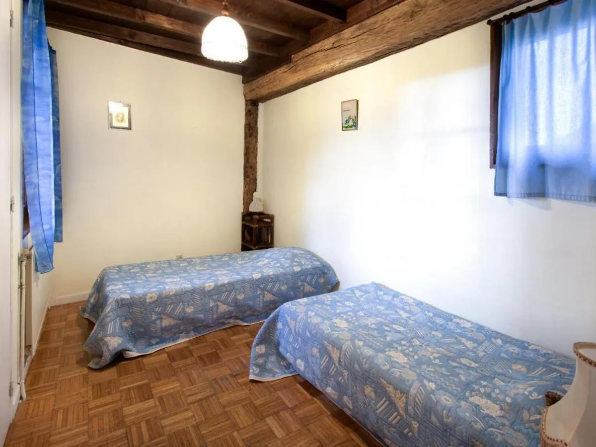 Gite Chaleureux Avec Cheminee, Grande Terrasse, Jeux Pour Enfants Et Promenades A Dos D'Anes - Fr-1-496-283 Saint-Medard-en-Forez France